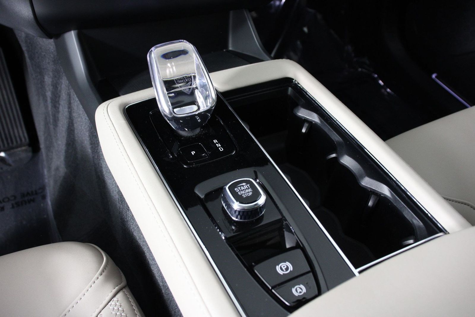 2026 Volvo XC90 Plus - Photo 15