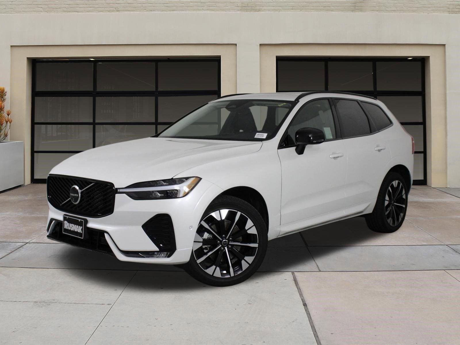 2026 Volvo XC60 B5 Plus photo 2