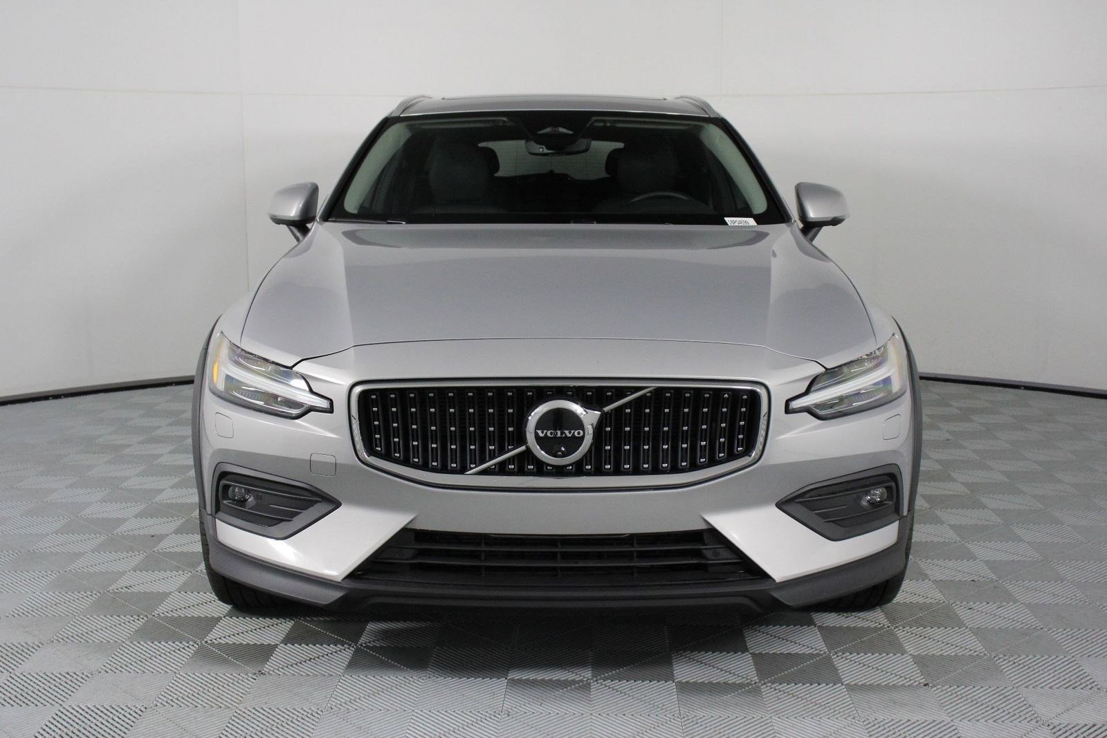 2025 Volvo V60 Cross Country B5 Plus photo 5
