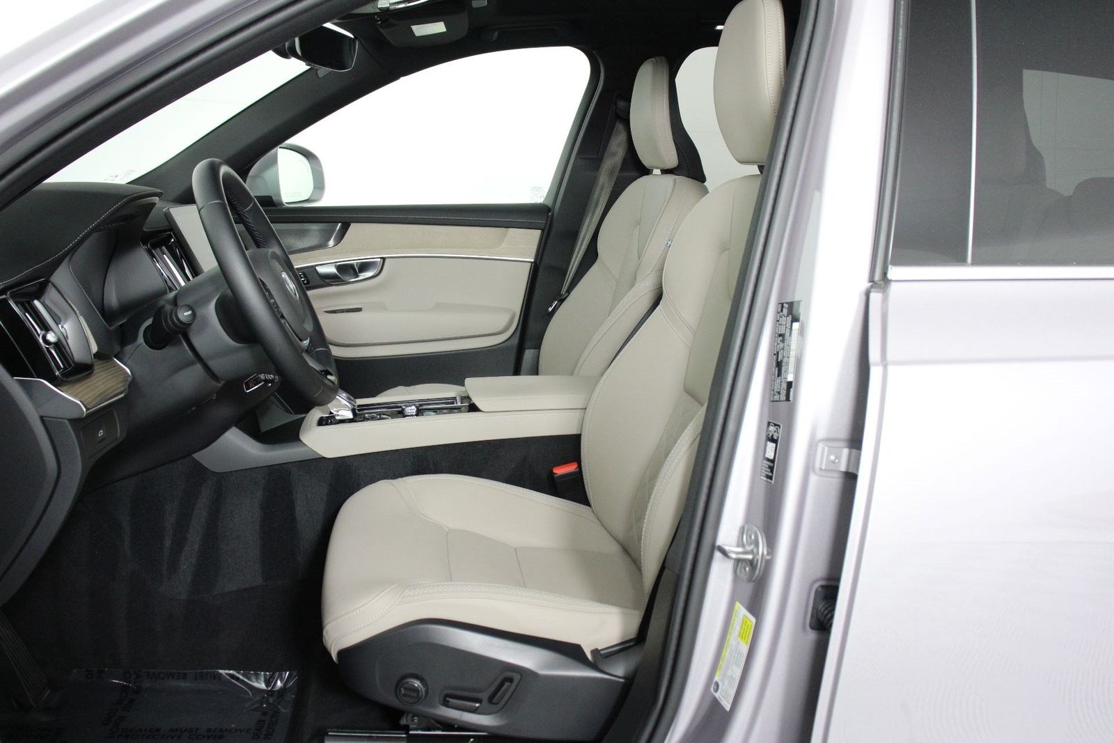 2026 Volvo XC90 Plus - Photo 31