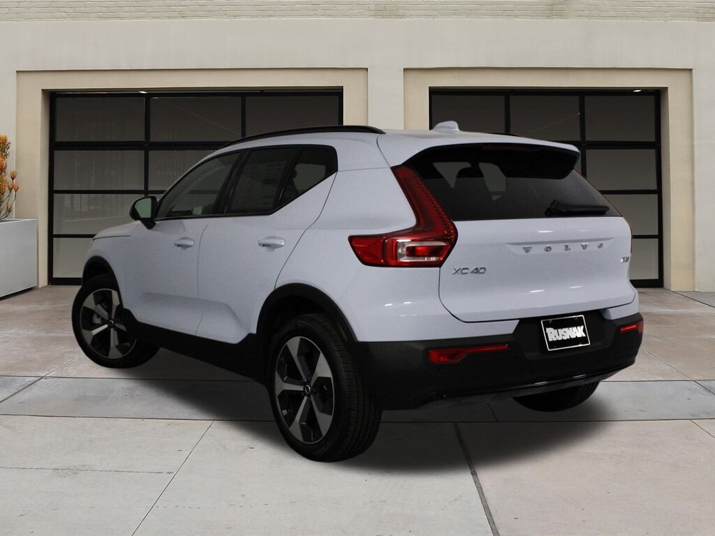 New 2026 Volvo XC40 B5 Plus SUV