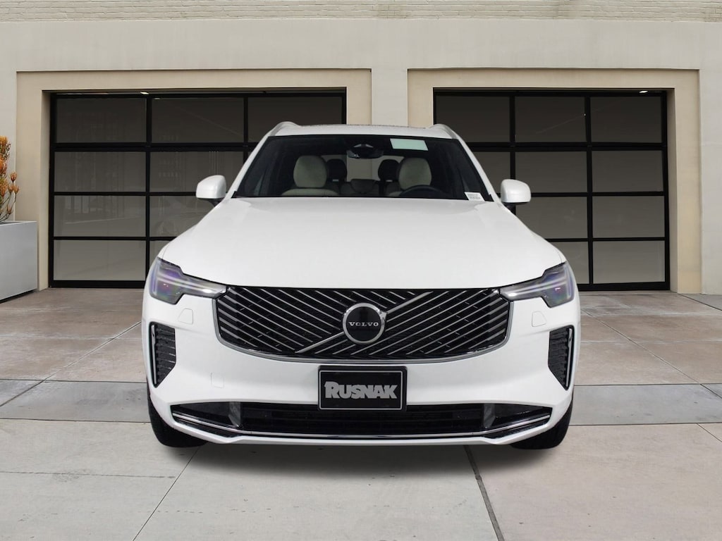 New 2026 Volvo XC90 B5 Core SUV