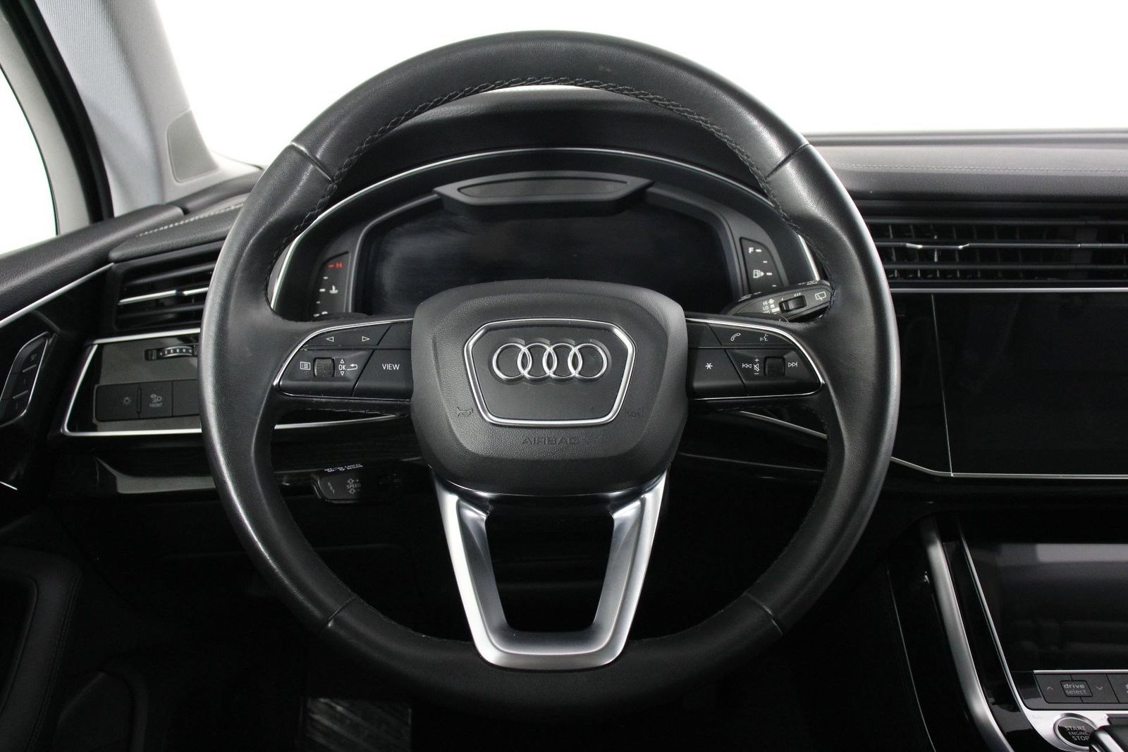 2023 Audi Q7 55 Premium Plus photo 3