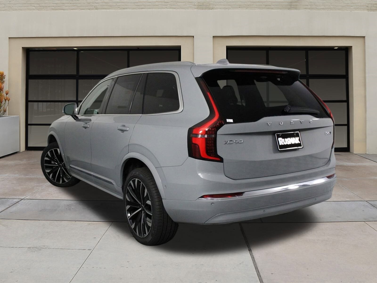 2025 Volvo XC90 photo 3