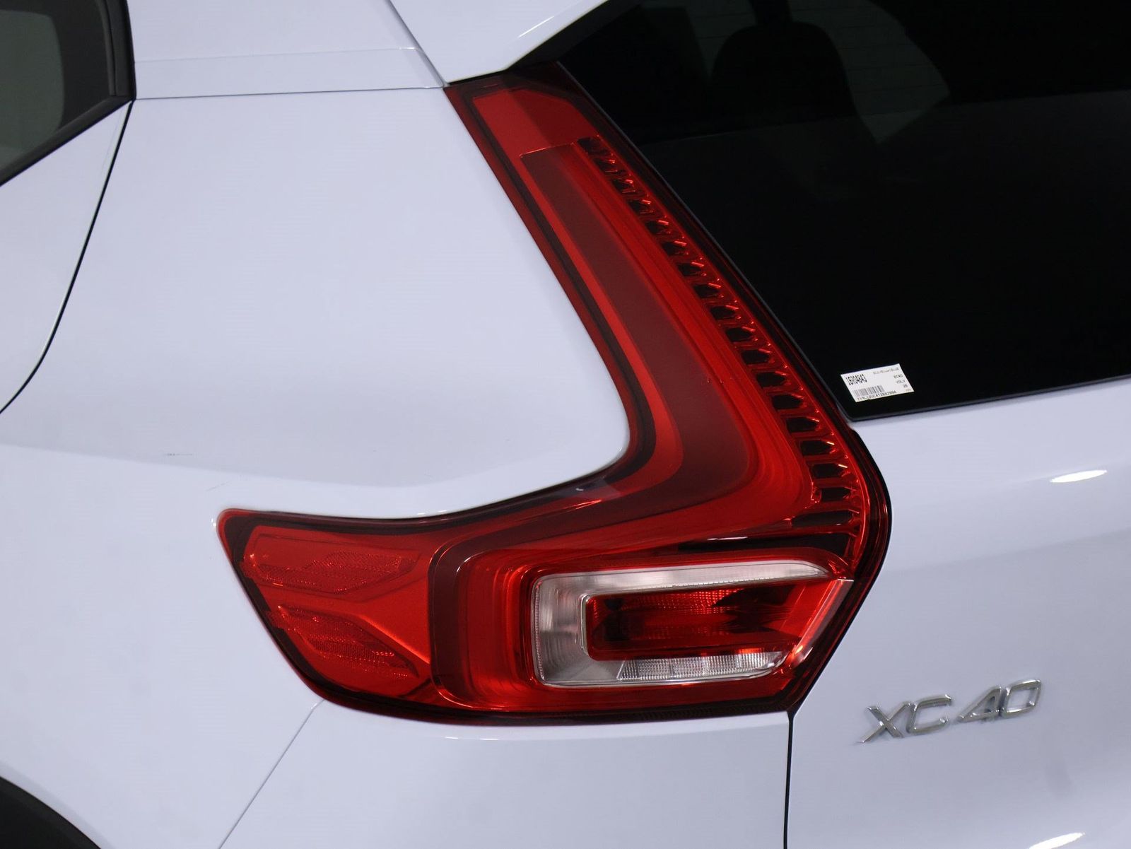 2026 Volvo XC40 Plus - Photo 18