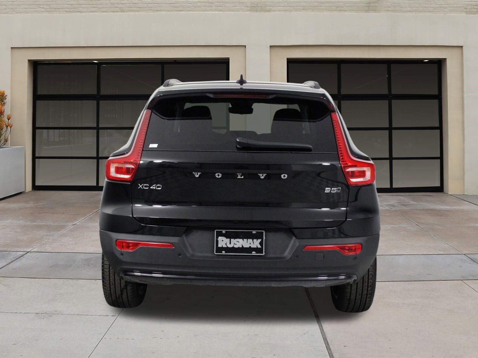 2026 Volvo XC40 photo 3