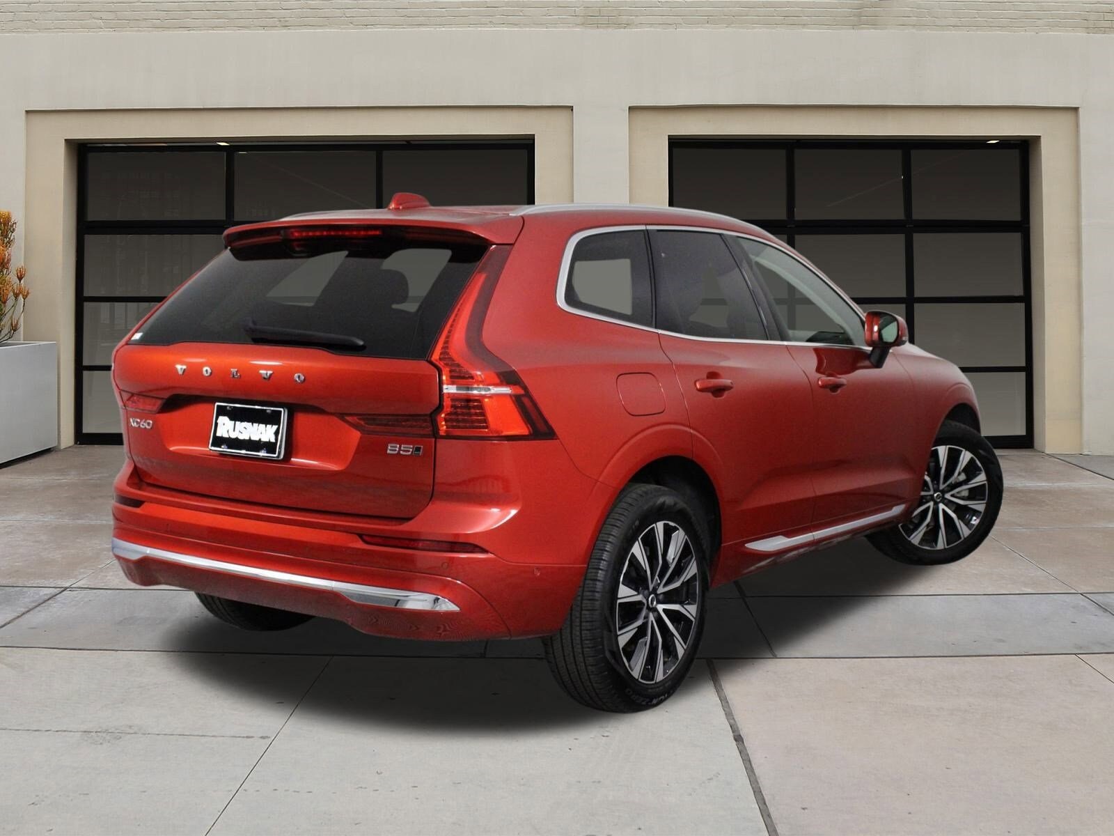 2023 Volvo XC60 B5 Plus photo 4