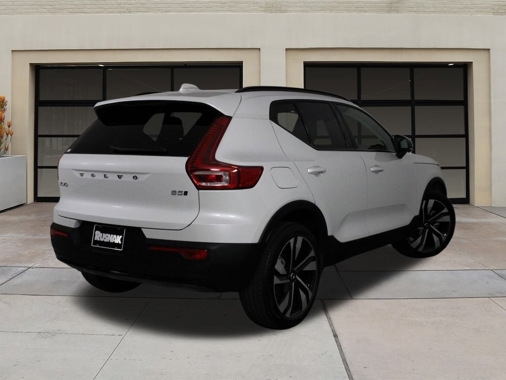 Certified 2025 Volvo XC40 B5 Plus Dark Theme SUV