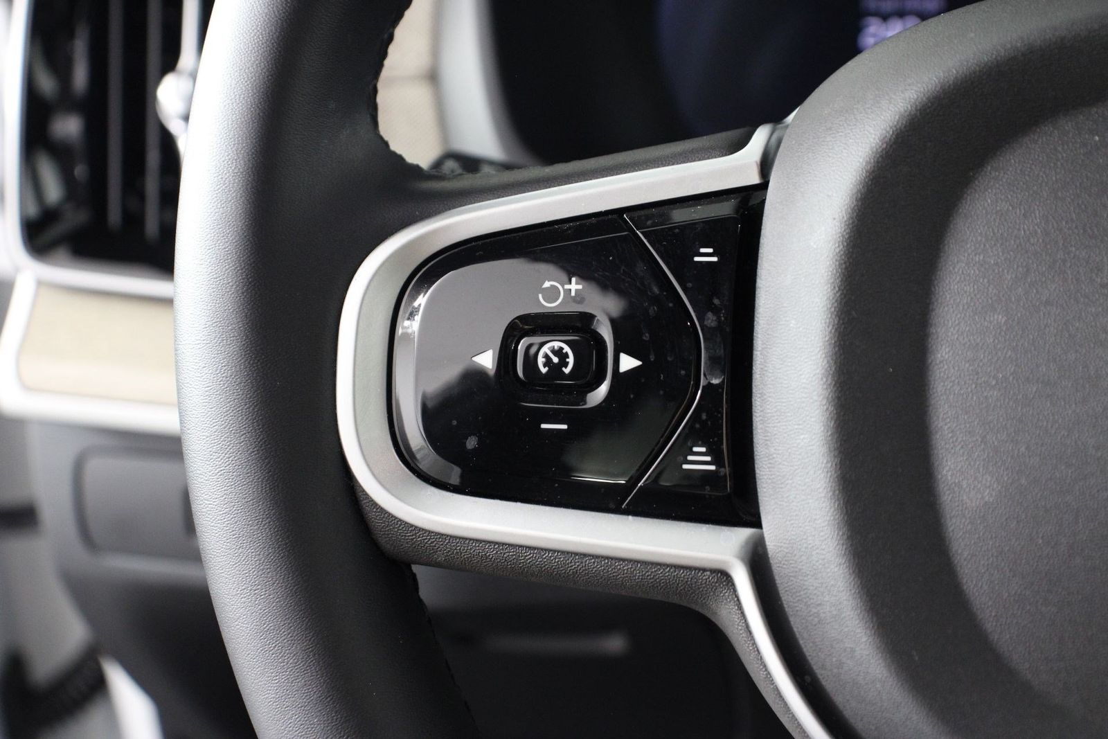 2026 Volvo XC90 Core - Photo 10