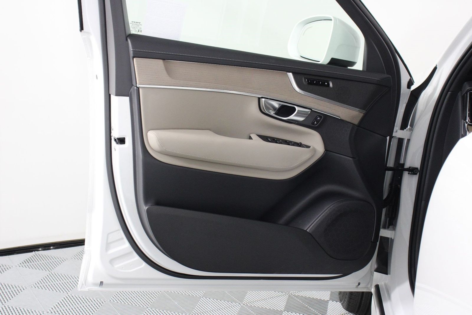2026 Volvo XC90 Core - Photo 17