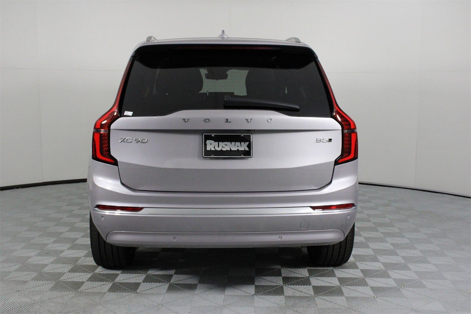 2026 Volvo XC90 B5 Plus photo 4