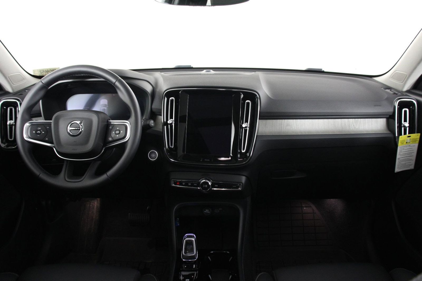 2026 Volvo XC40 B5 Ultra photo 6