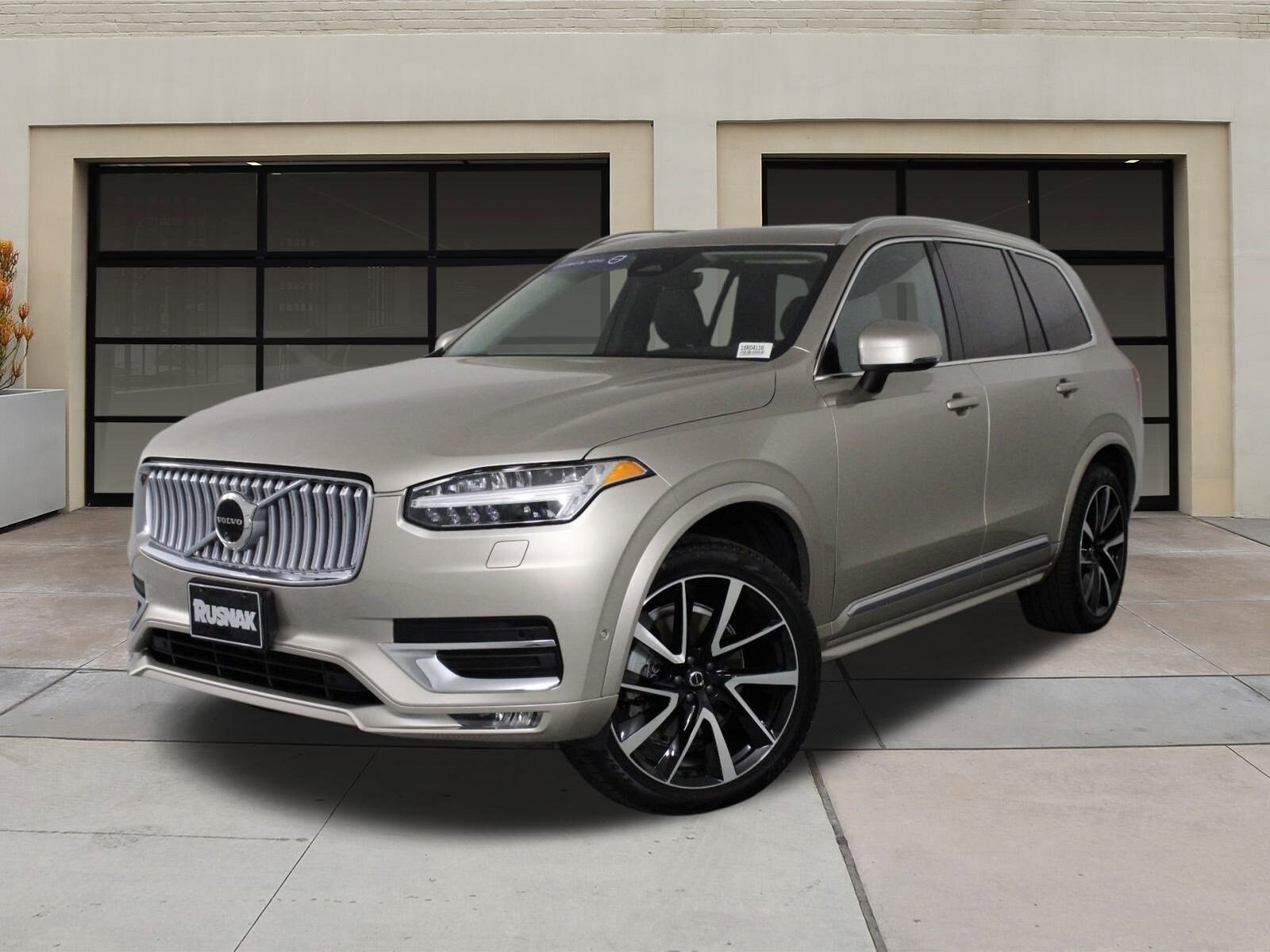 2025 Volvo XC90 Plus photo 3