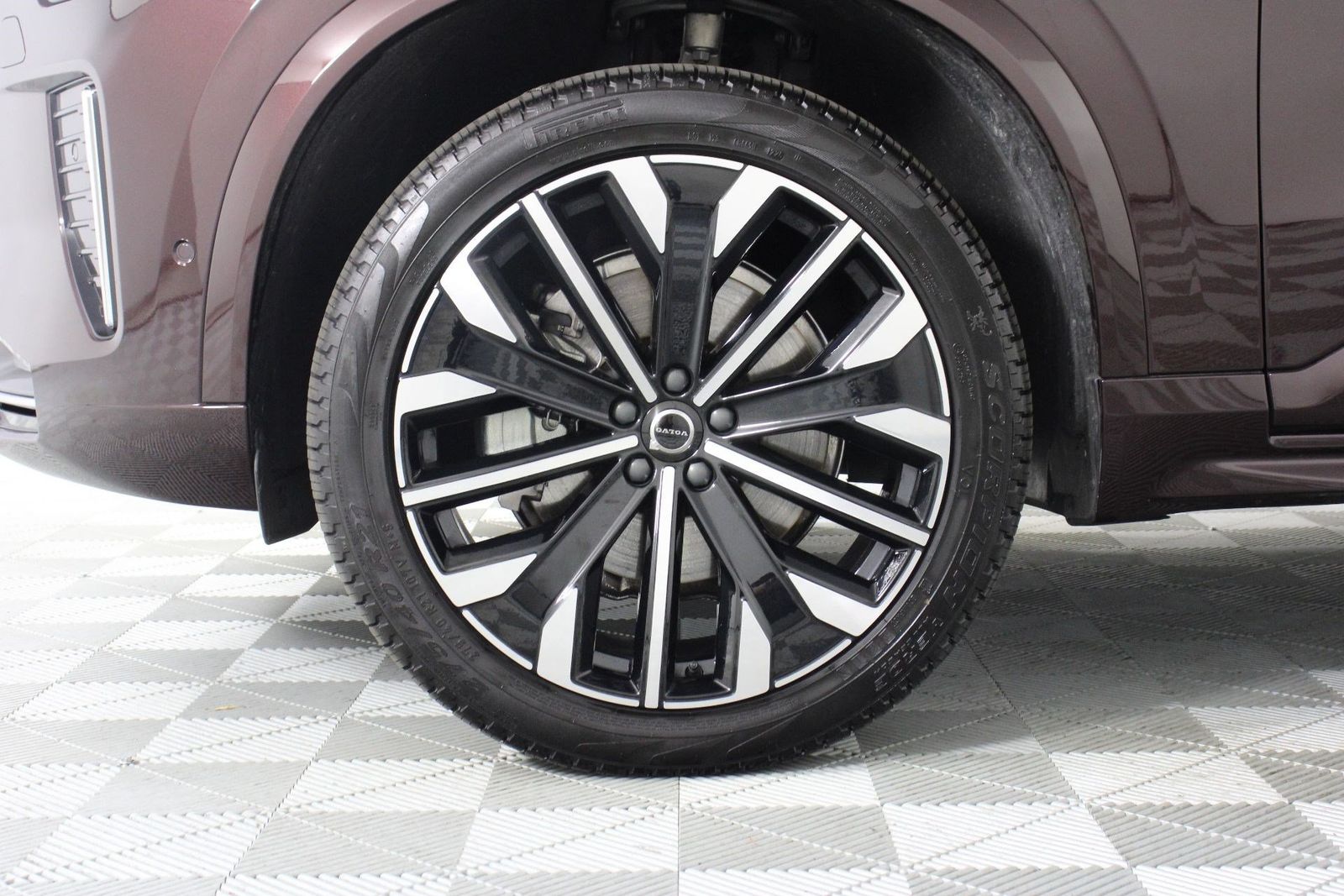 2026 Volvo XC90 Plus - Photo 28