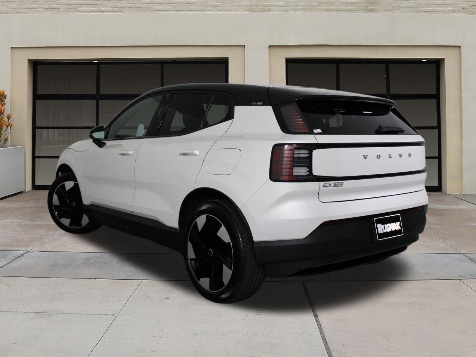 2025 Volvo EX30 Plus photo 3
