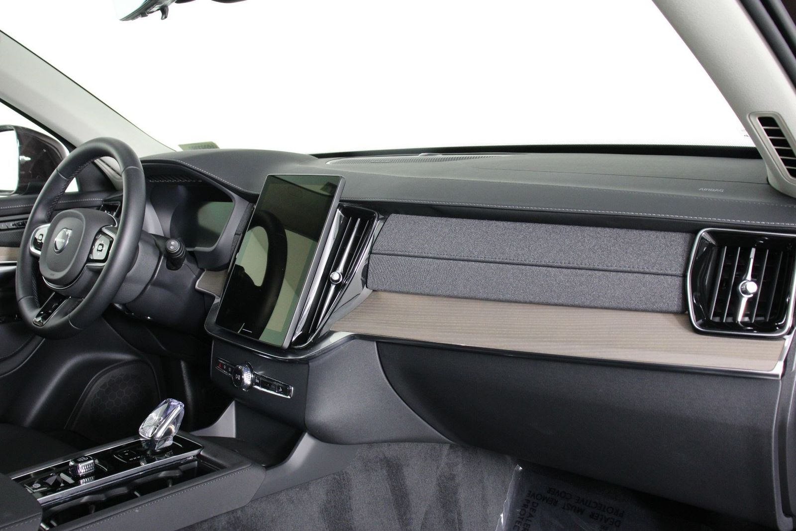 2026 Volvo XC90 Plus - Photo 22