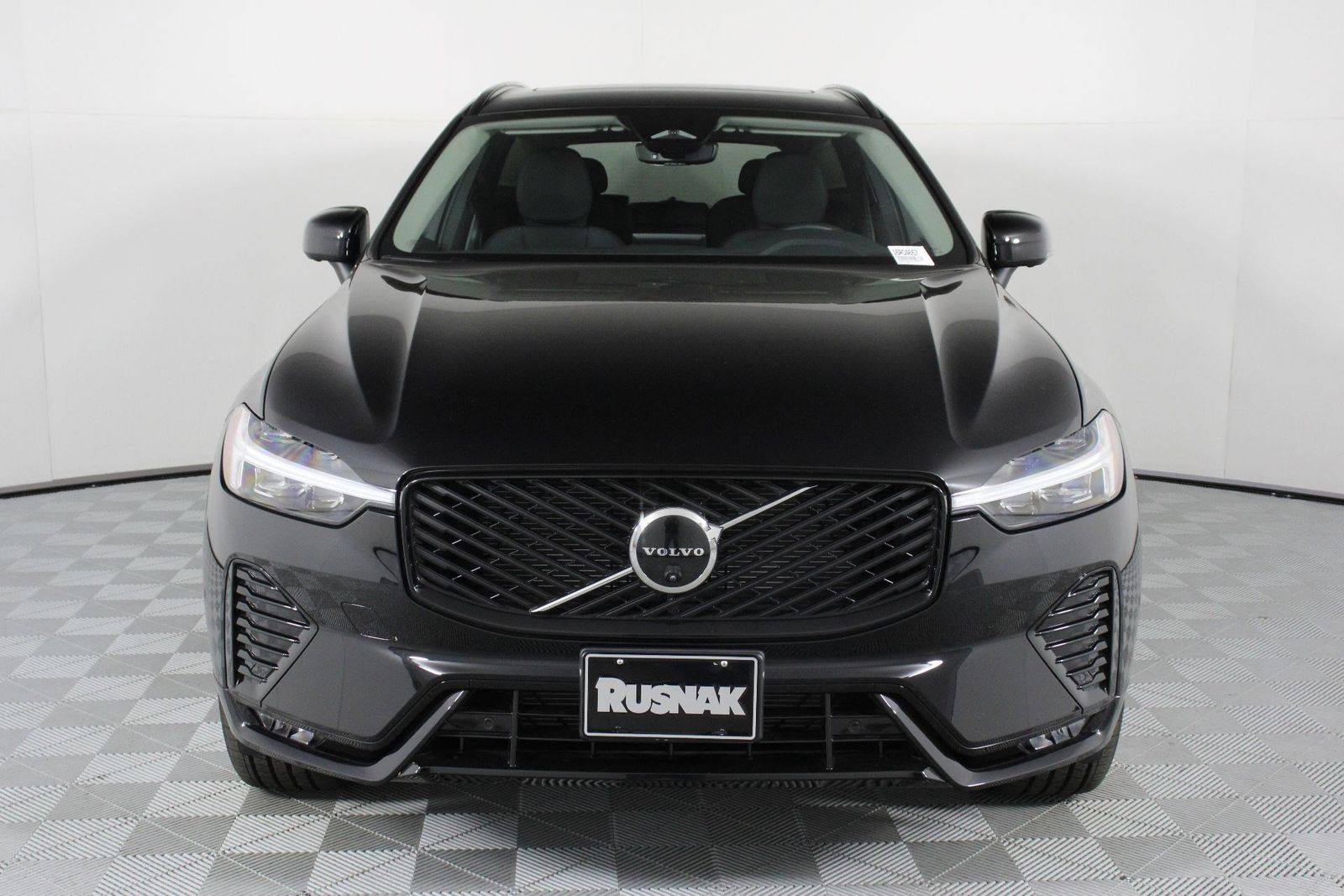 2026 Volvo XC60 B5 Plus photo 5