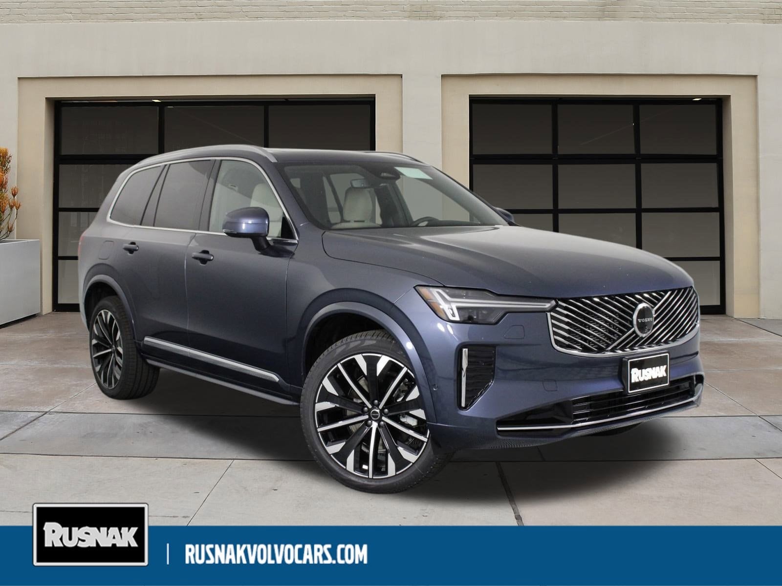 2026 Volvo XC90 Plus's photo