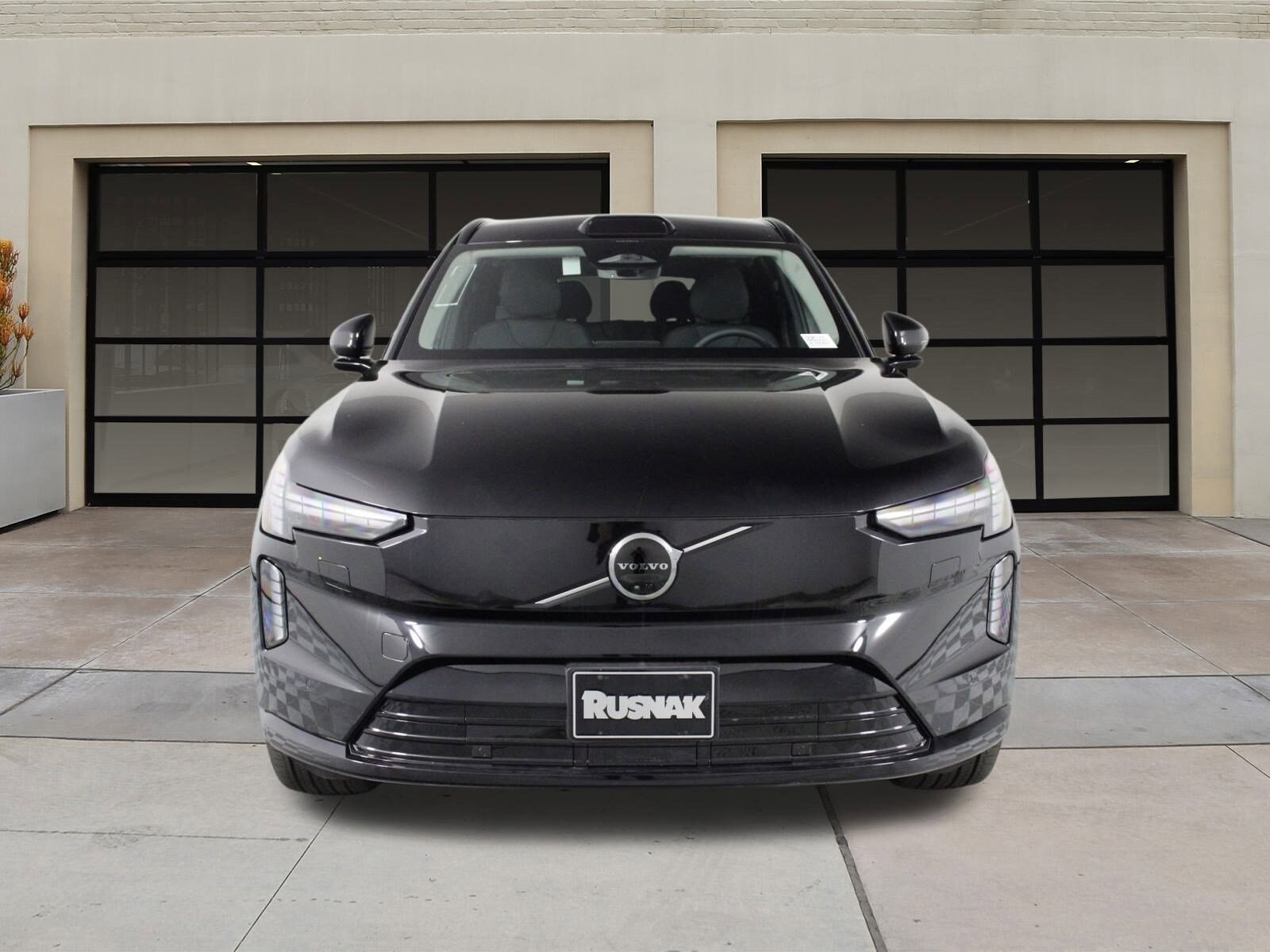 2025 Volvo EX90 Twin Motor Plus photo 2