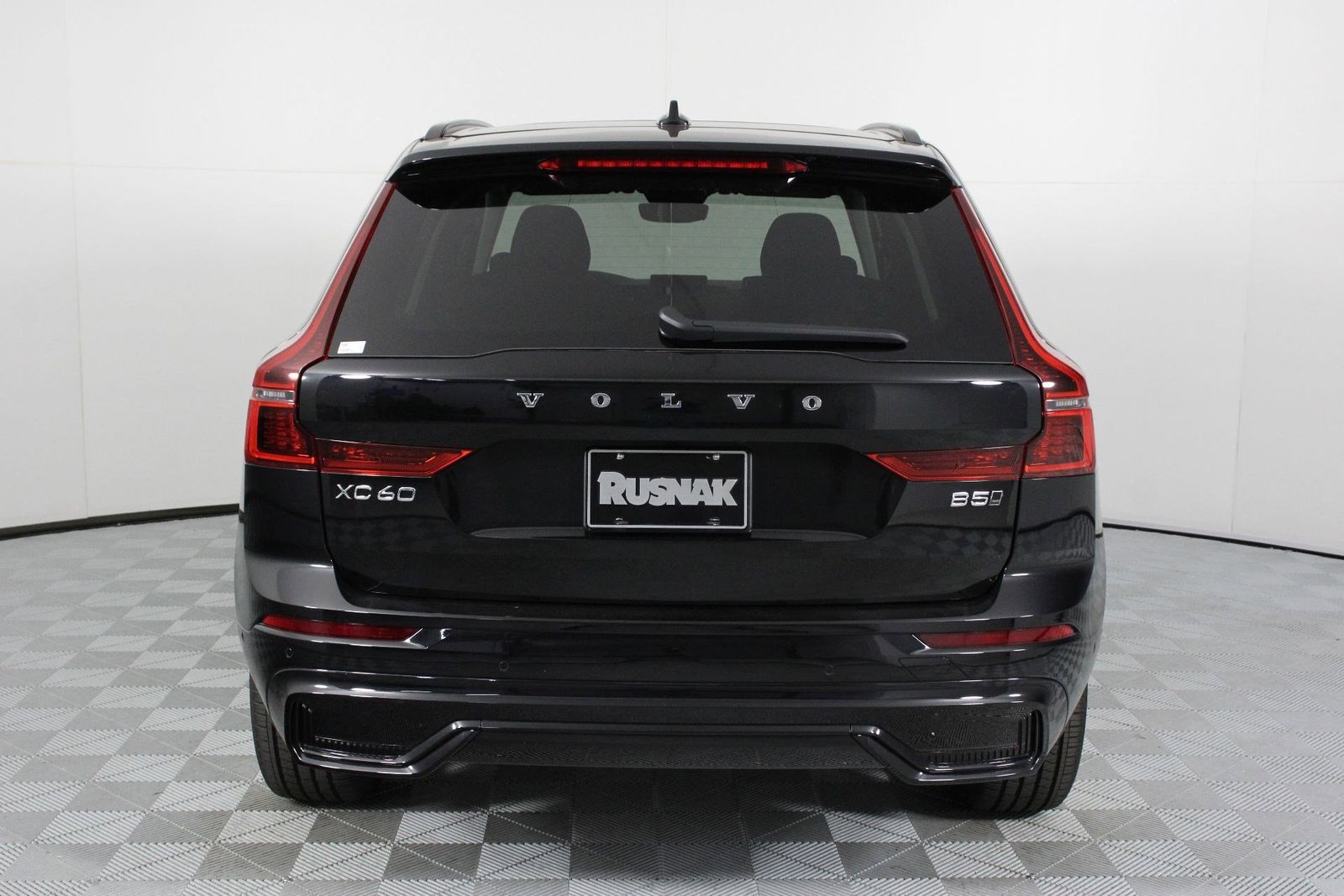 2026 Volvo XC60 B5 Plus photo 4