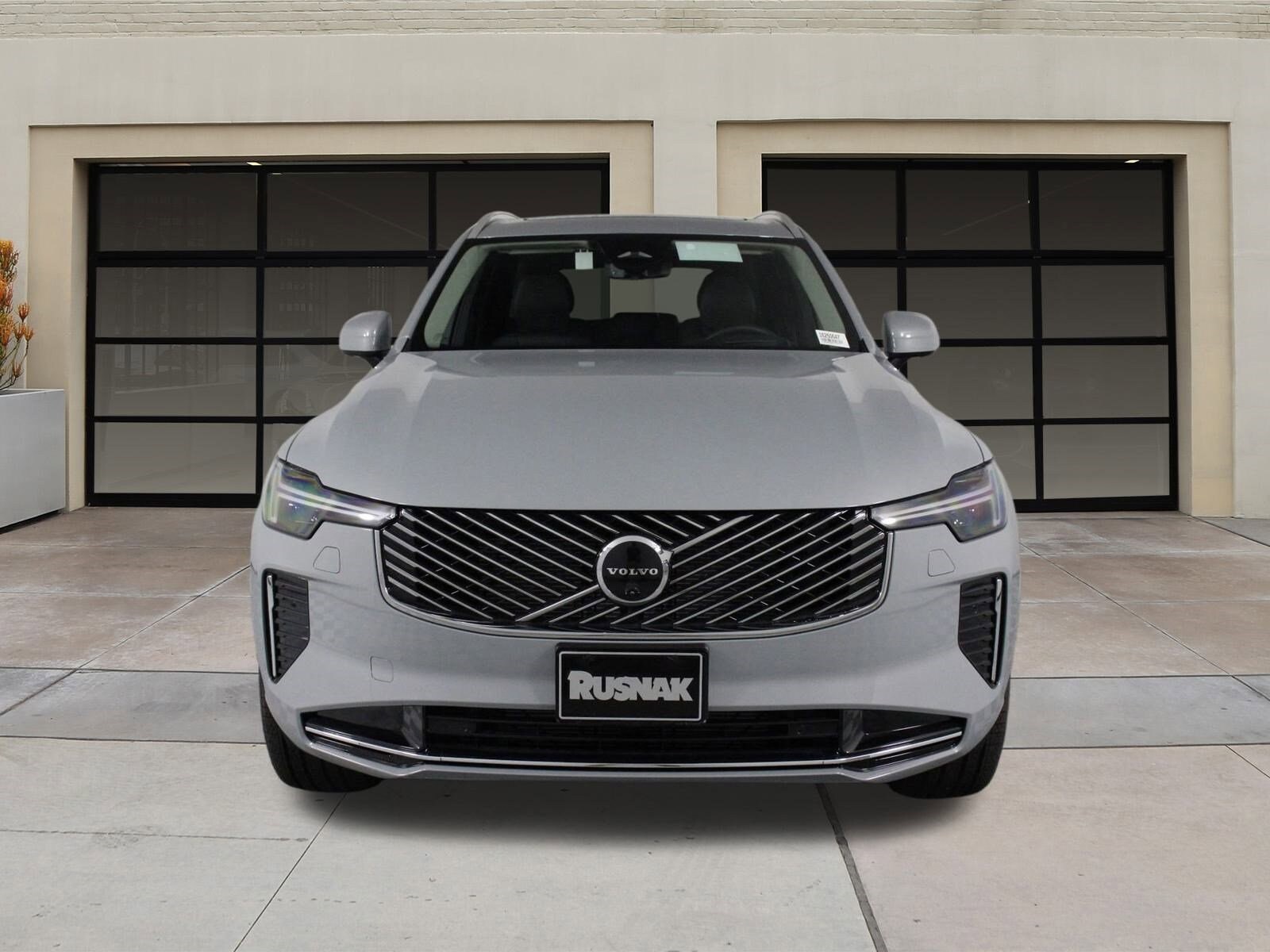 2025 Volvo XC90 photo 2