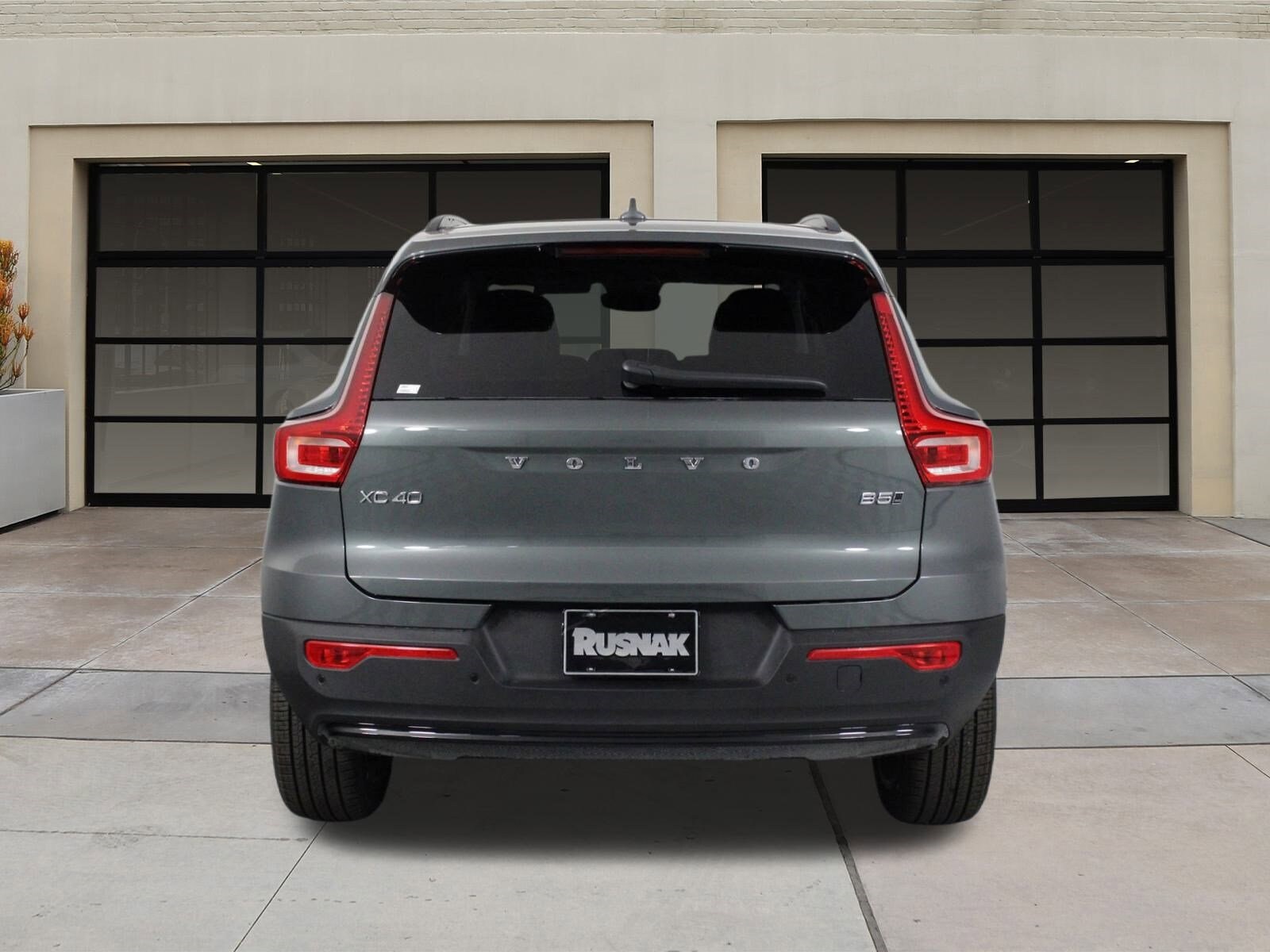 2026 Volvo XC40 photo 3