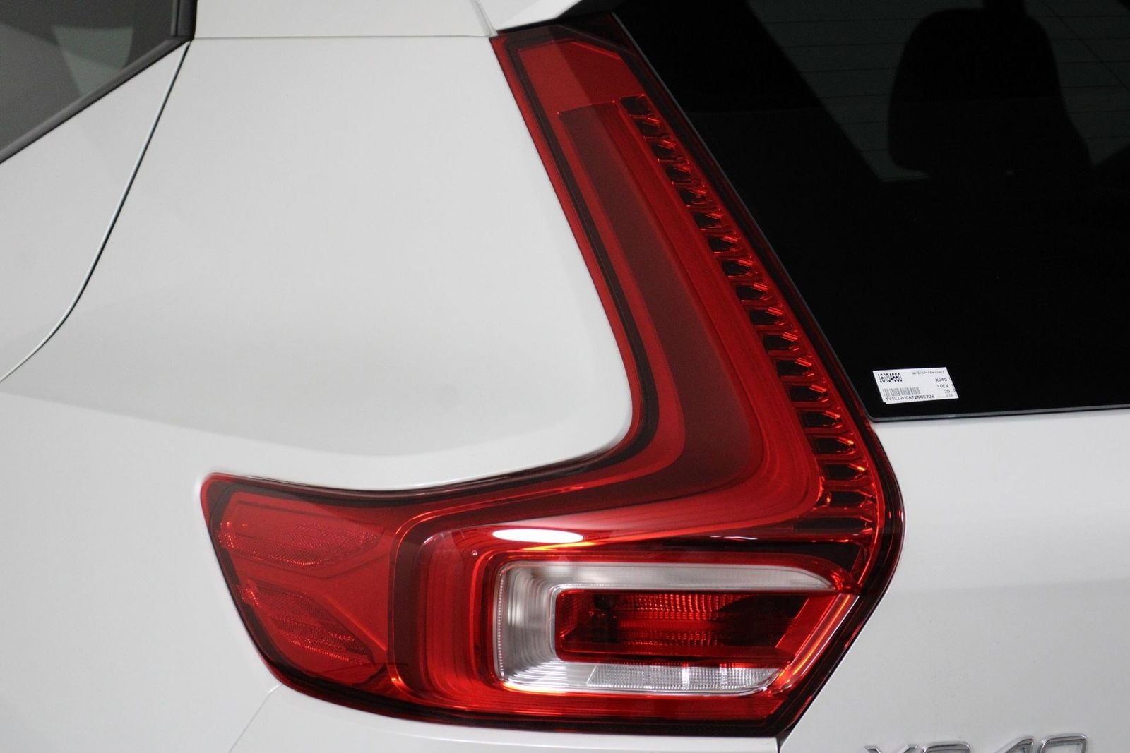 2026 Volvo XC40 Plus - Photo 18