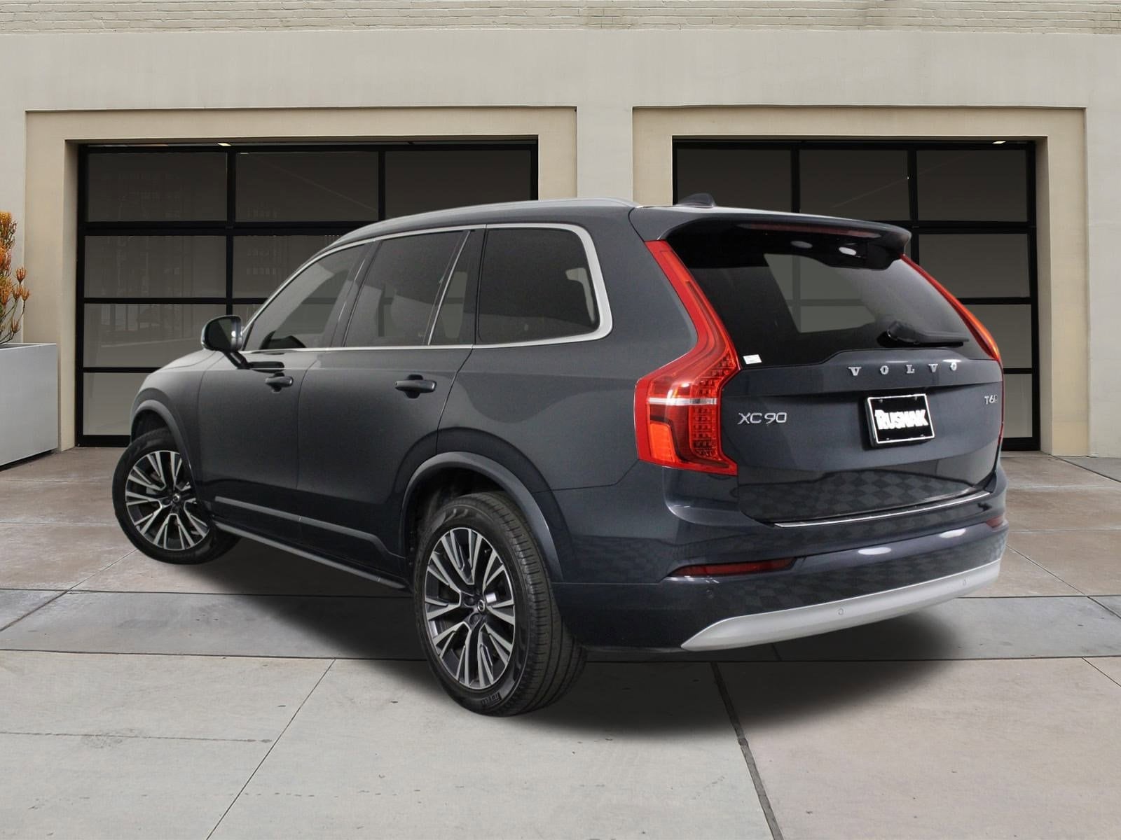 Used 2022 Volvo XC90 Momentum with VIN YV4A22PK7N1802271 for sale in Pasadena, CA