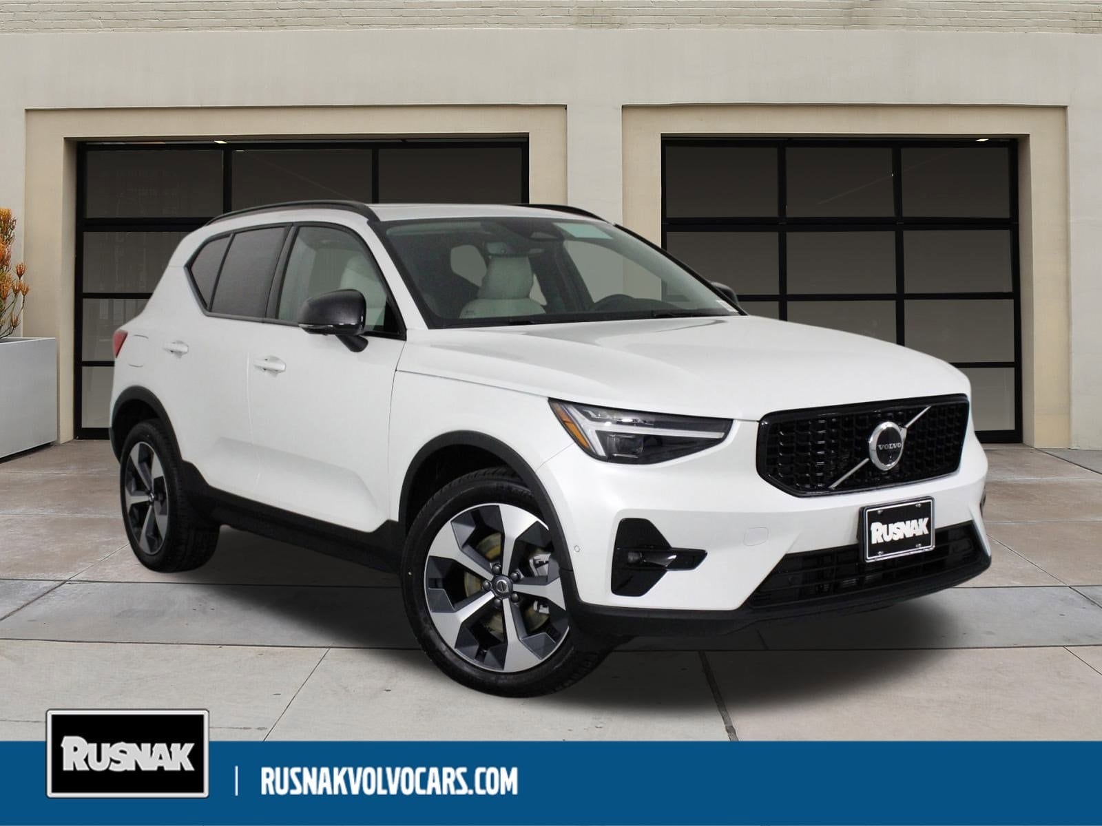 2026 Volvo XC40 Plus's photo