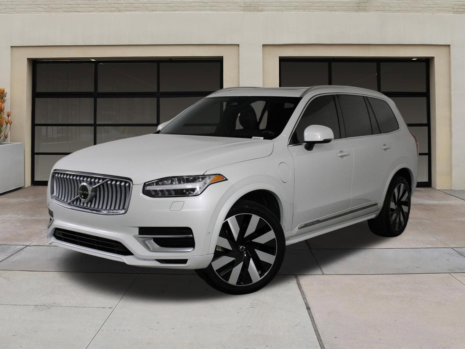 2024 Volvo XC90 plug-in hybrid T8 Plus Bright Theme 7 Passenger photo 2