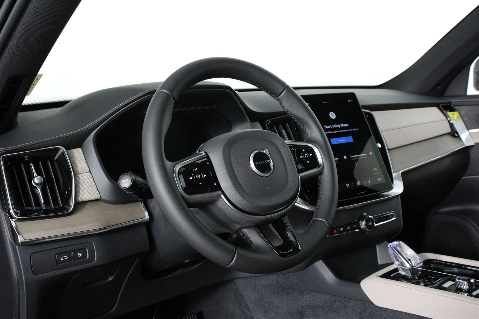 2026 Volvo XC90 Plus - Photo 8