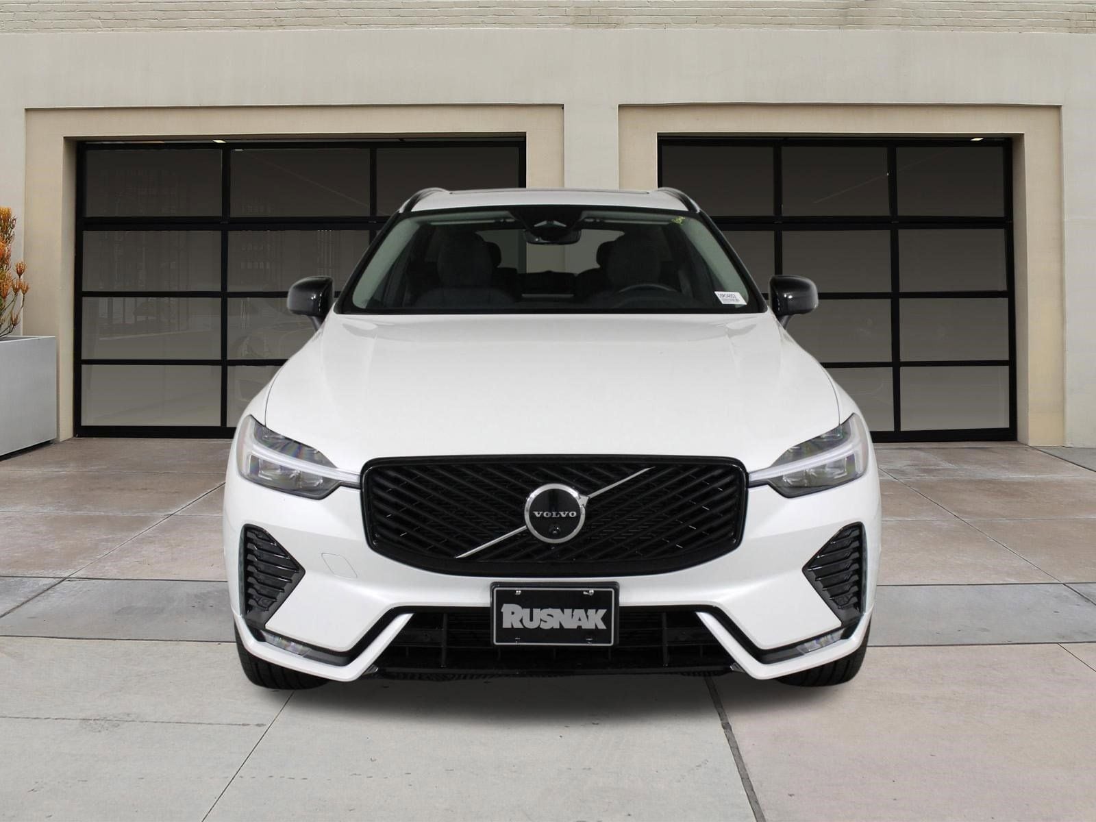 2026 Volvo XC60 B5 Plus photo 5