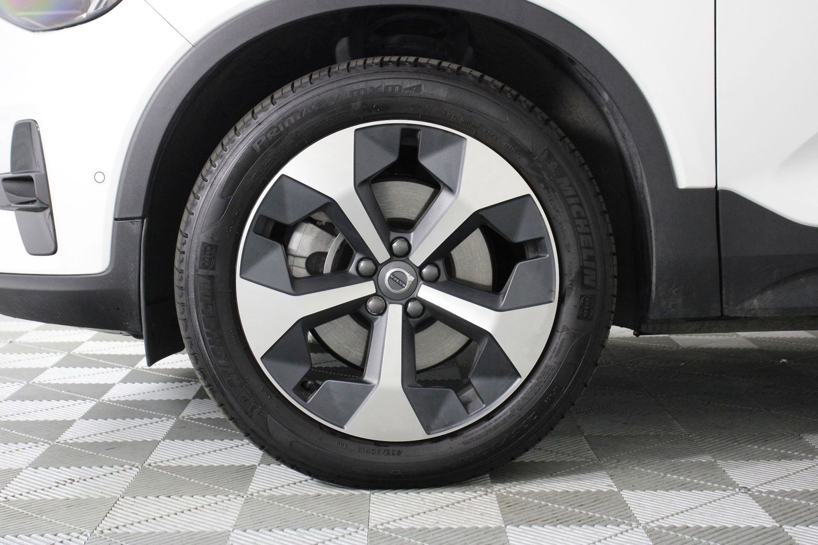 2026 Volvo XC40 Plus - Photo 28