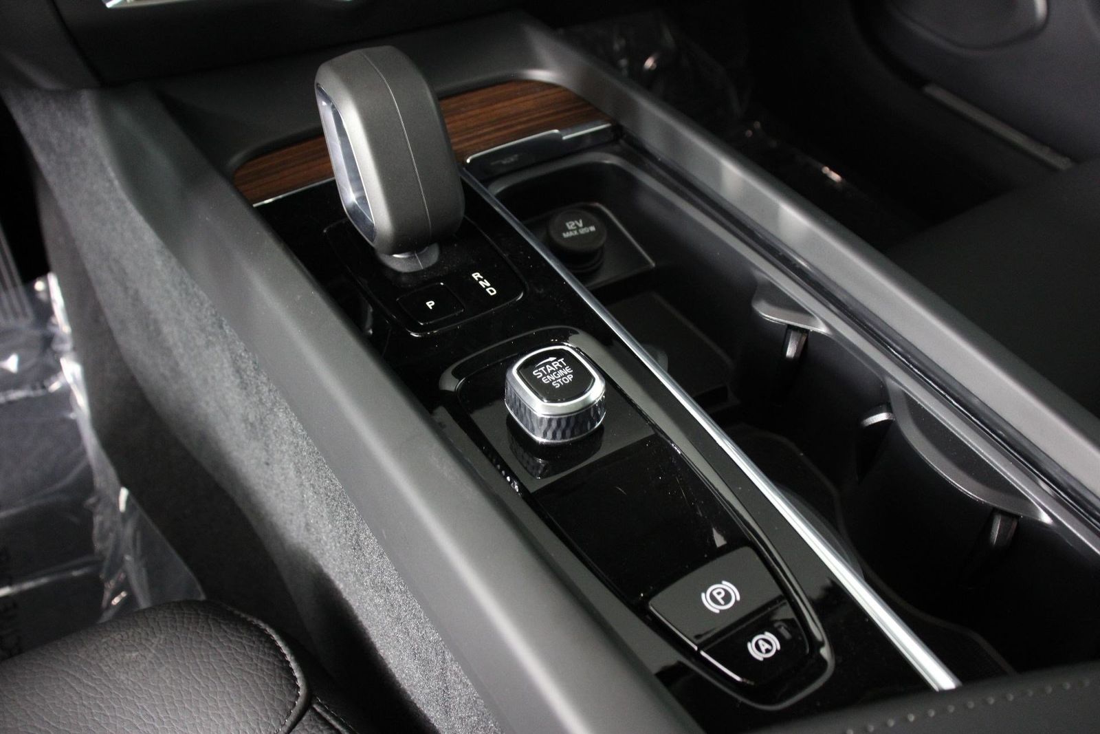 2026 Volvo V60 Cross Country Plus | CarEdge | CarEdge