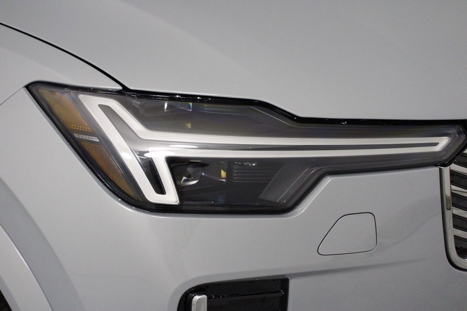 2025 Volvo XC90 Core - Photo 14
