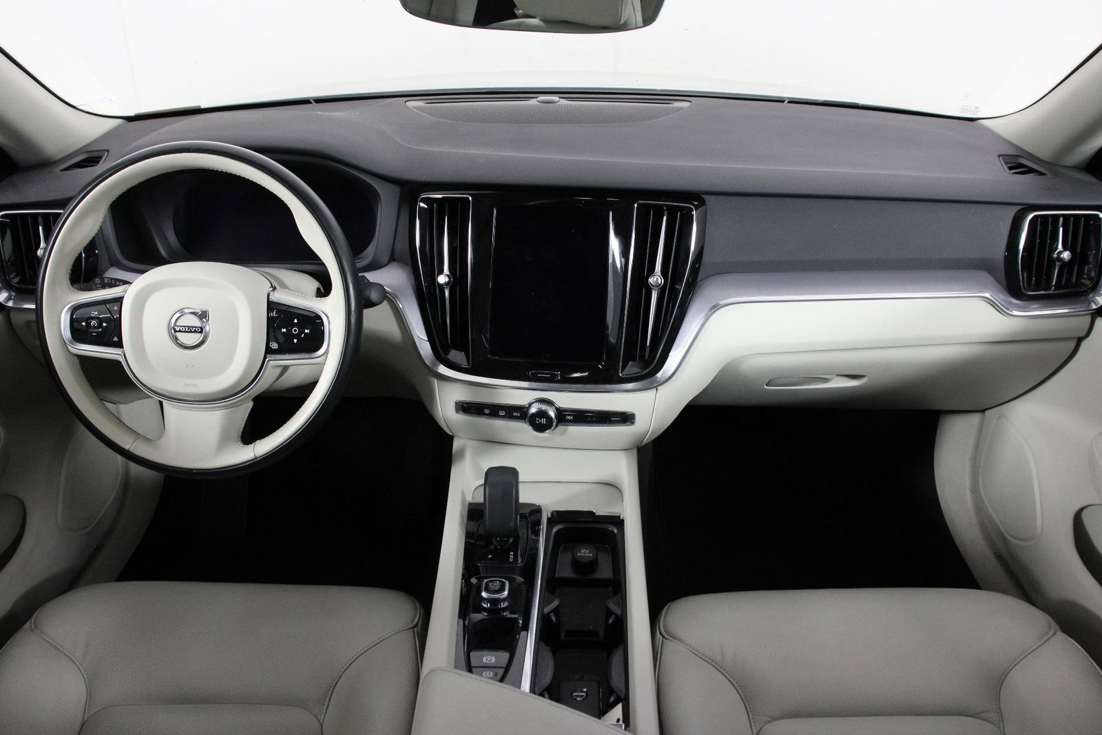 2025 Volvo S60 B5 Core photo 6