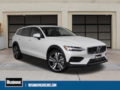 2026 Volvo V60 Cross Country B5 Plus Wagon