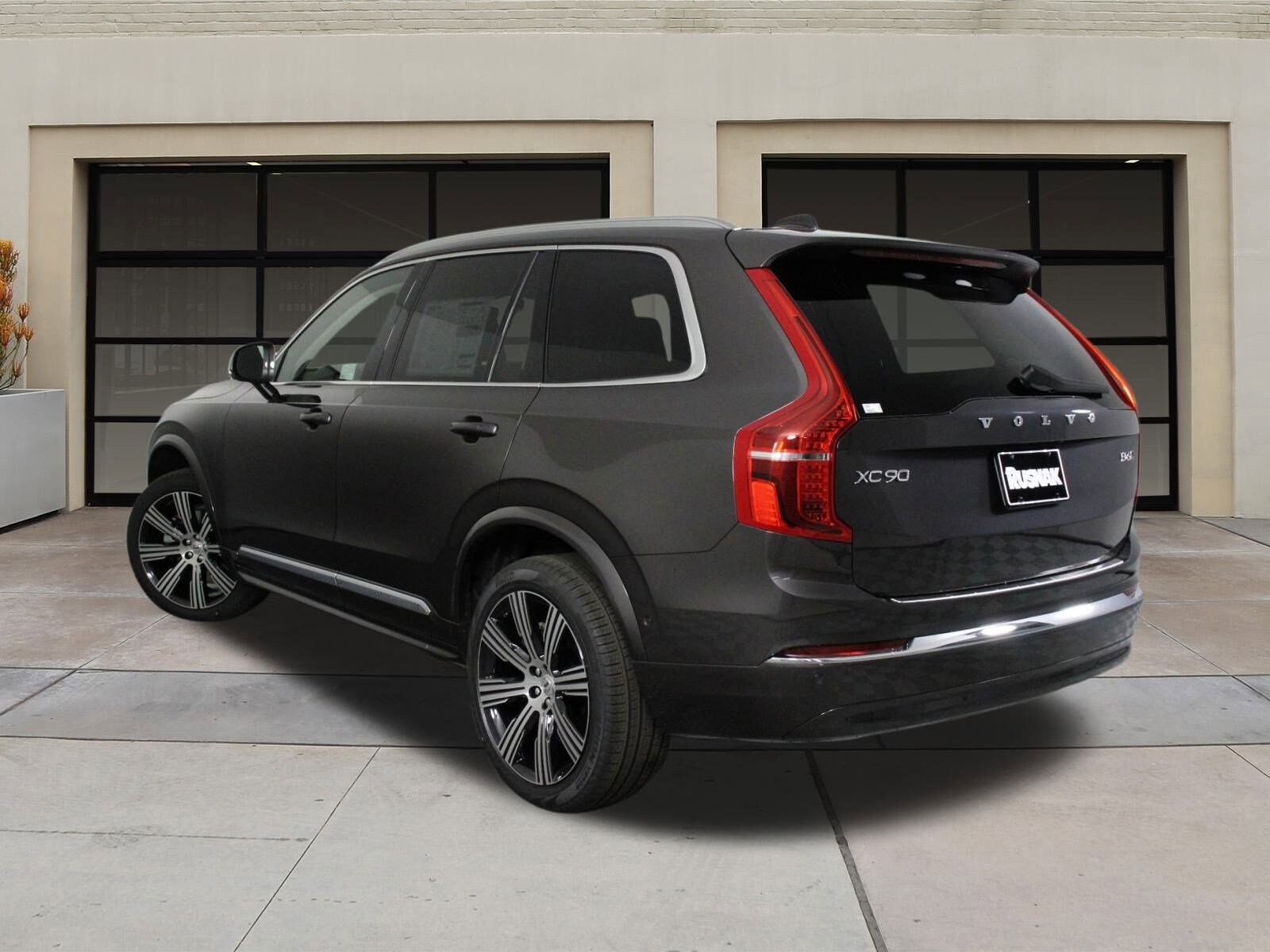 2025 Volvo XC90 photo 2