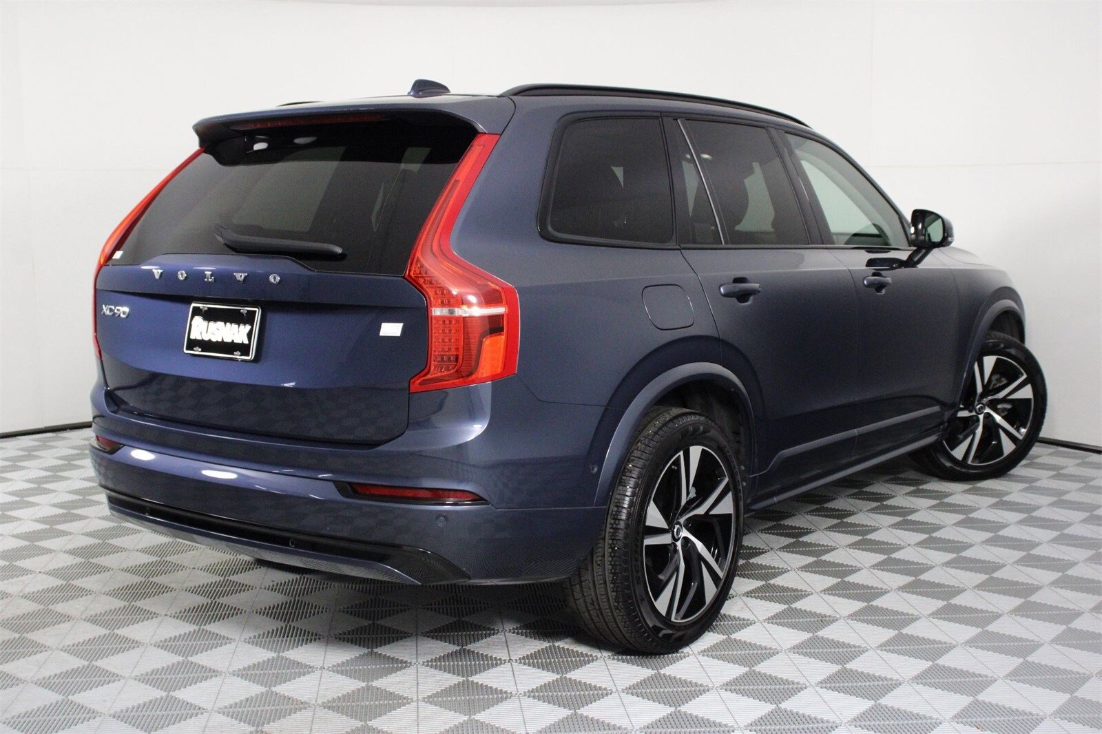 2023 Volvo XC90 Recharge T8 Plus photo 4