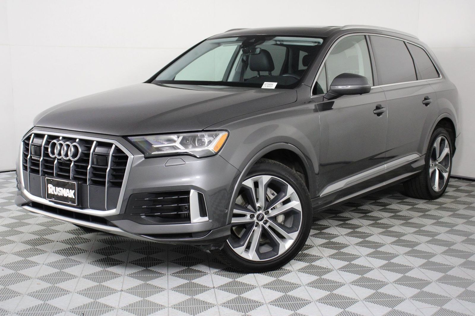 2023 Audi Q7 55 Premium Plus photo 2