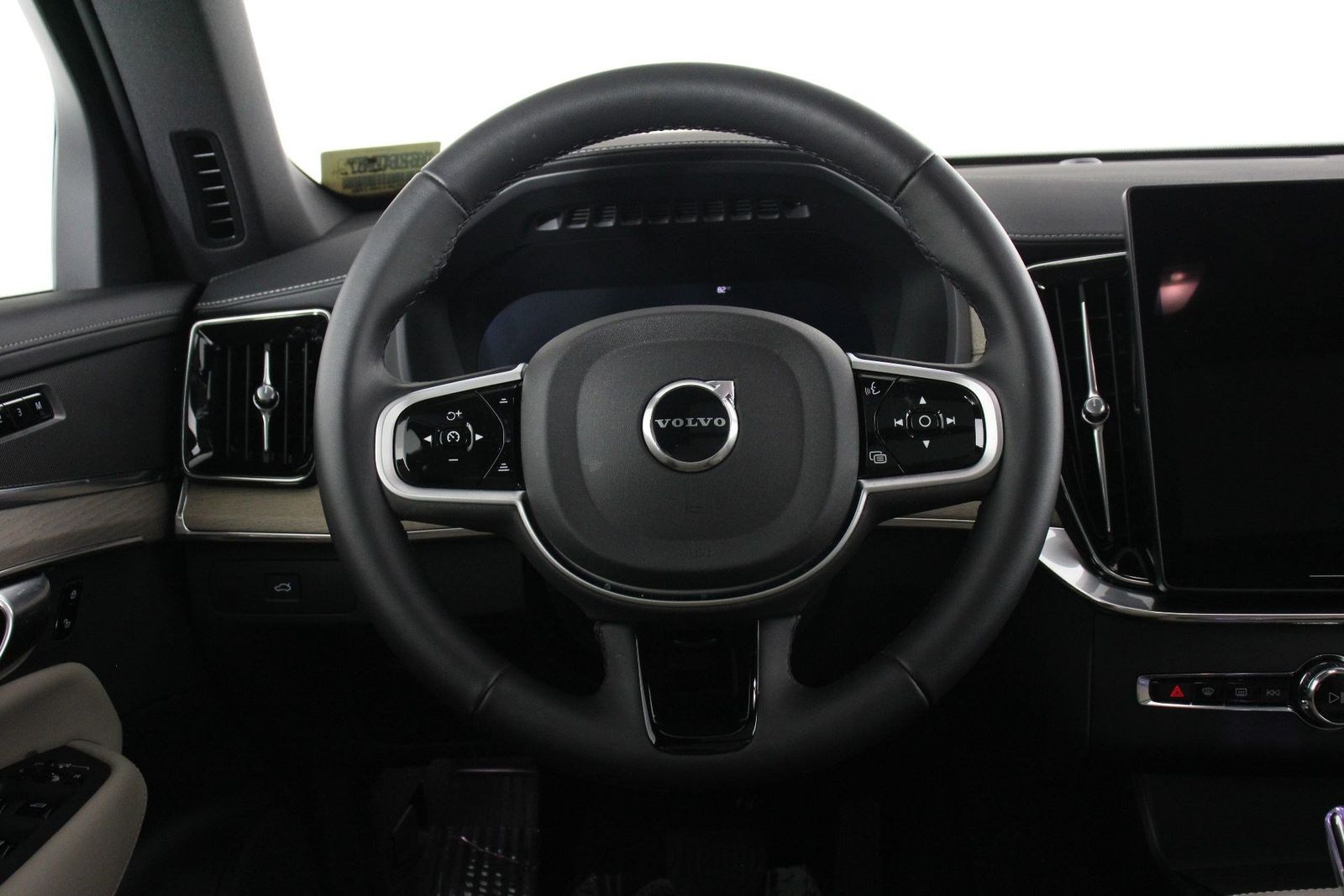 2026 Volvo XC90 Core - Photo 8