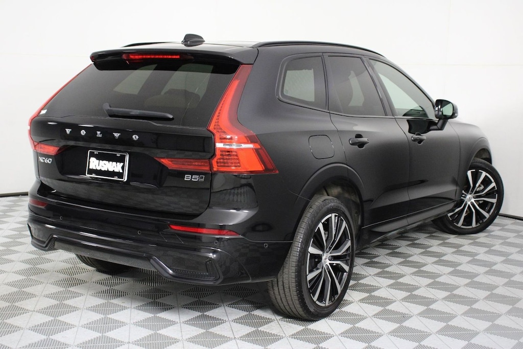 Certified 2023 Volvo XC60 B5 Ultimate Dark Theme SUV