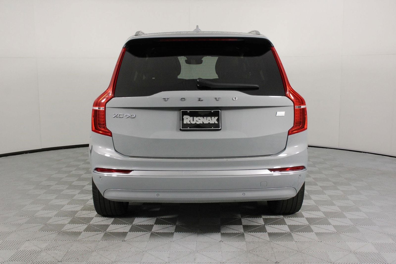 2024 Volvo XC90 plug-in hybrid T8 Plus 6 Passenger photo 4