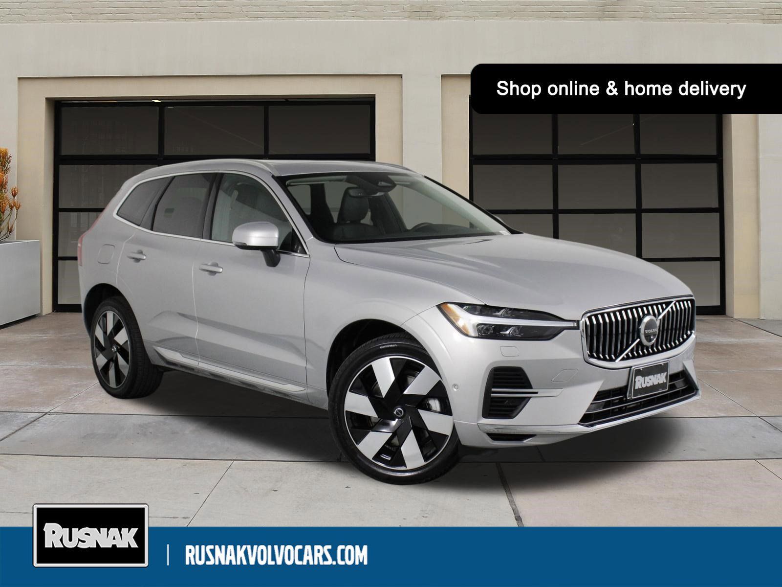 2023 Volvo XC60 T8 Plus Bright Theme AWD's photo