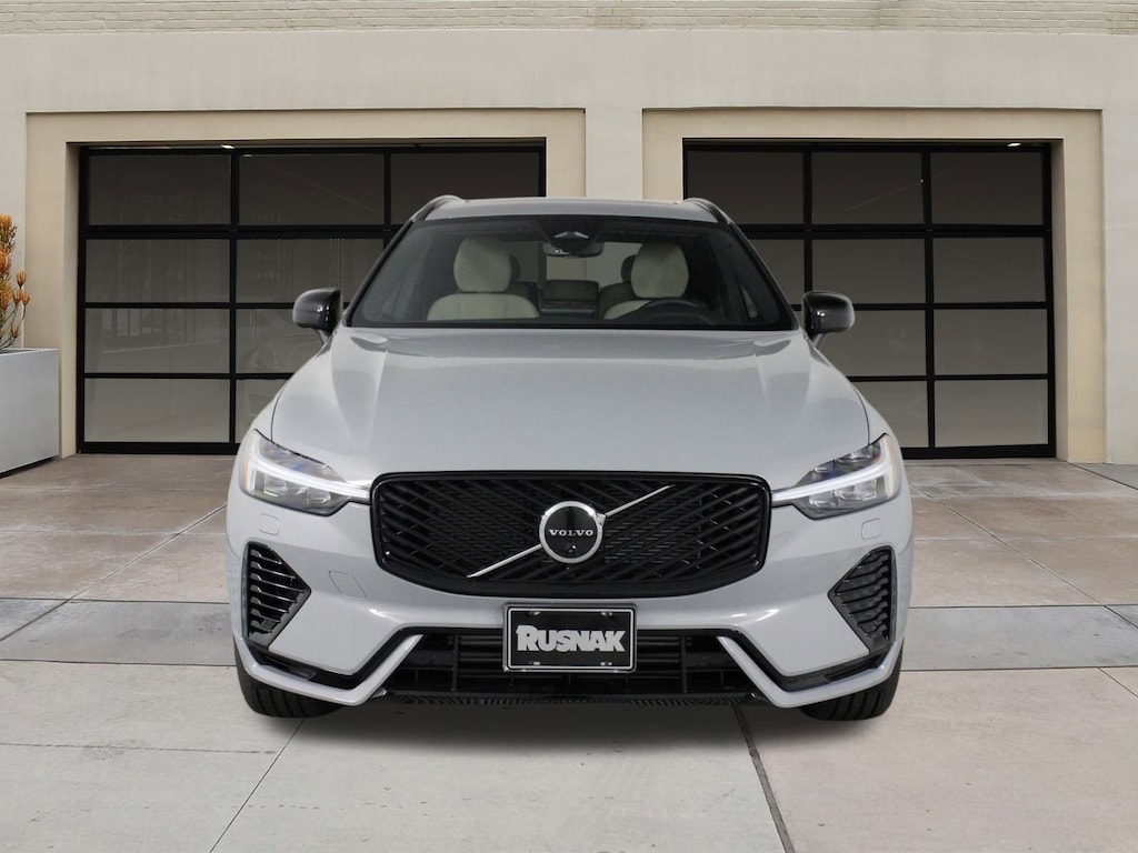 New 2026 Volvo XC60 plug-in hybrid T8 Plus SUV