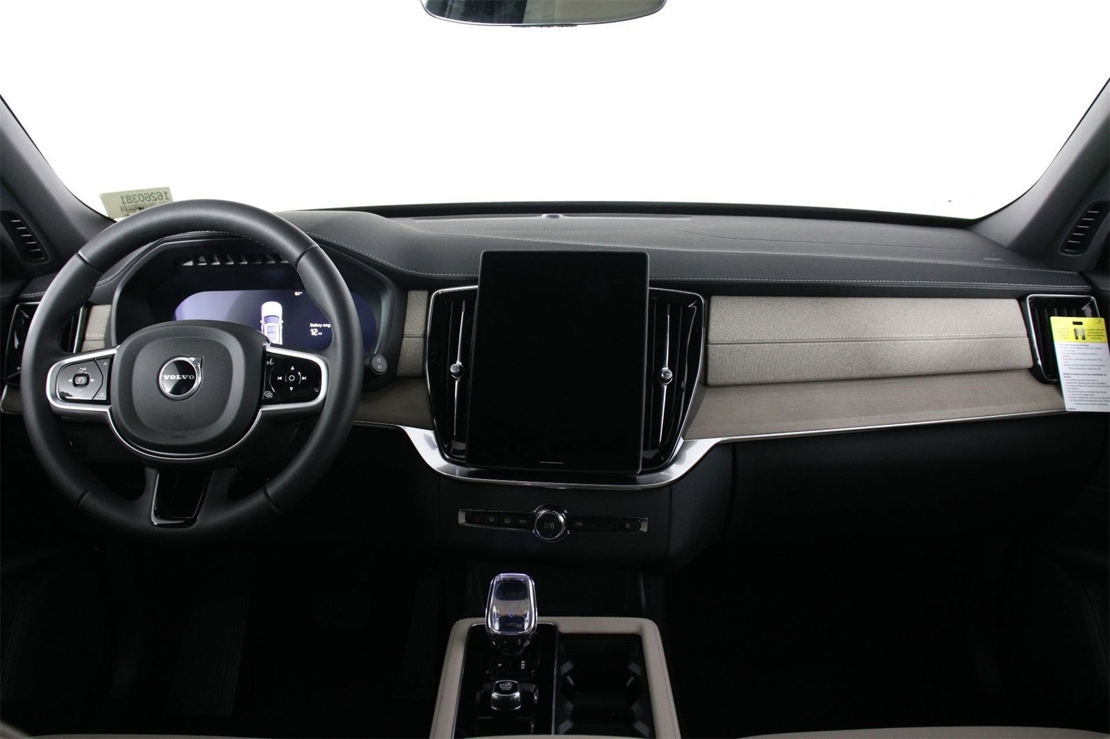 2026 Volvo XC90 Plus - Photo 5