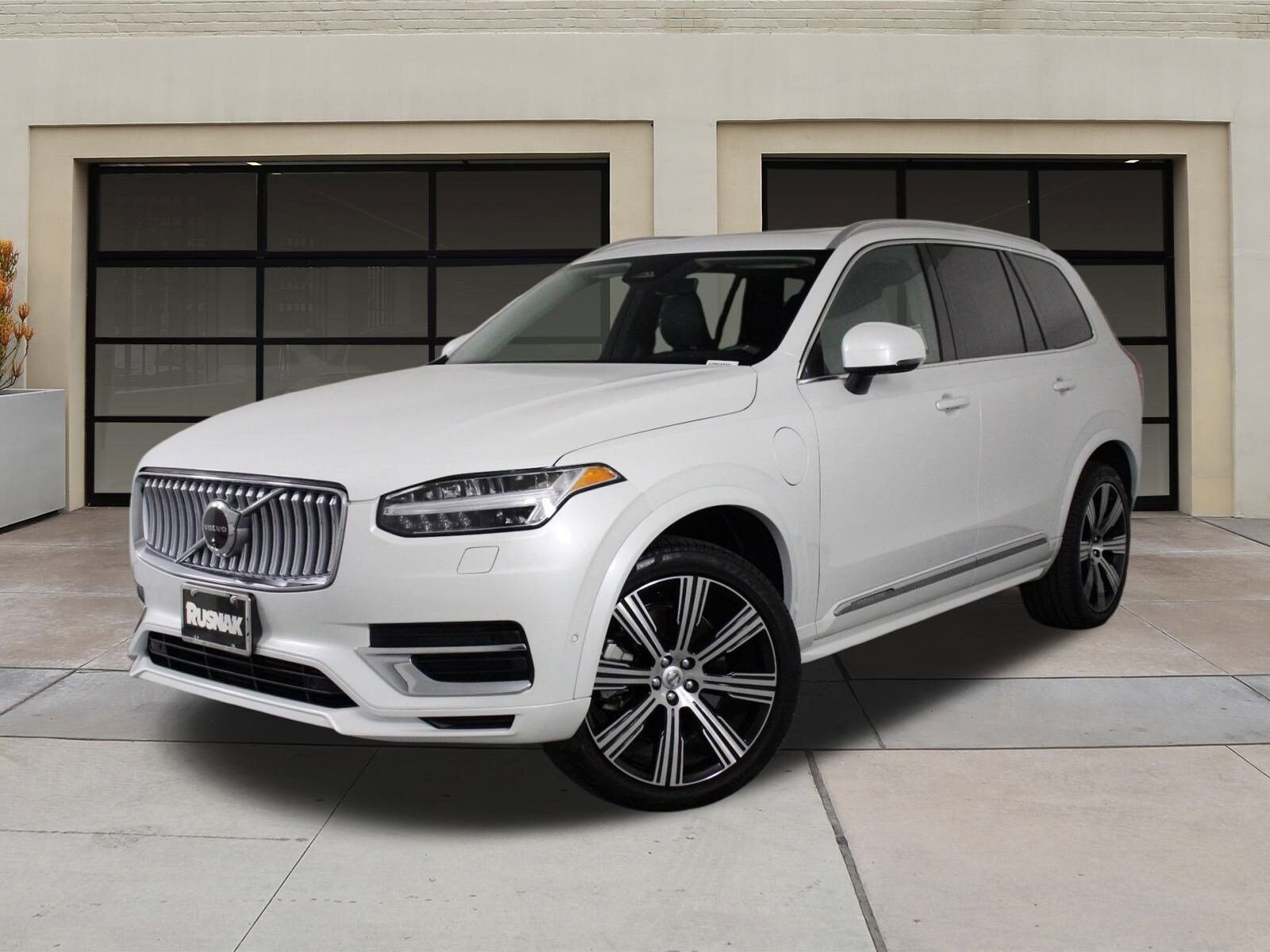 2024 Volvo XC90 T8 Plus photo 3