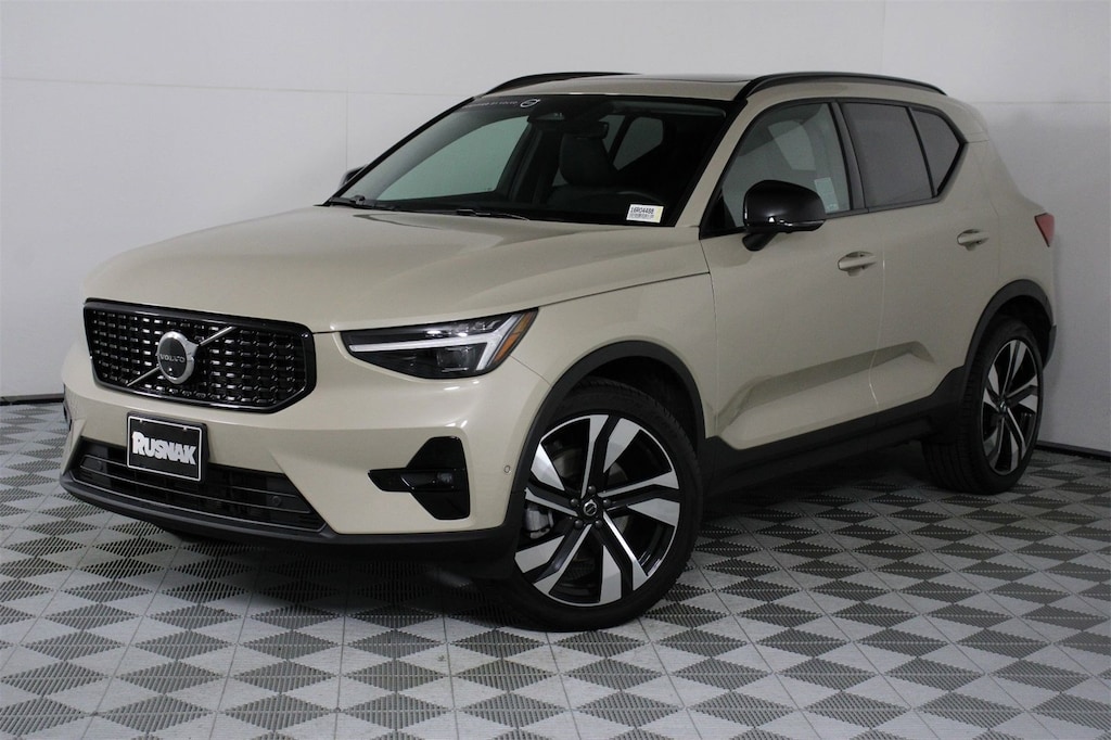 Certified 2026 Volvo XC40 B5 Ultra SUV