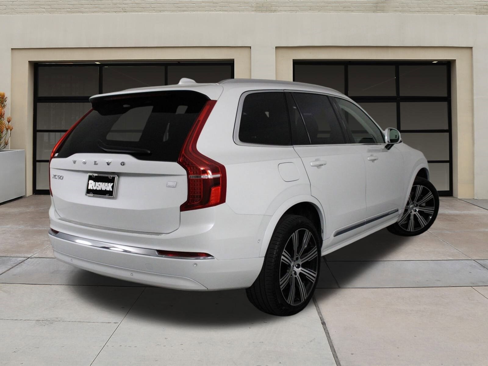 2024 Volvo XC90 T8 Plus photo 4