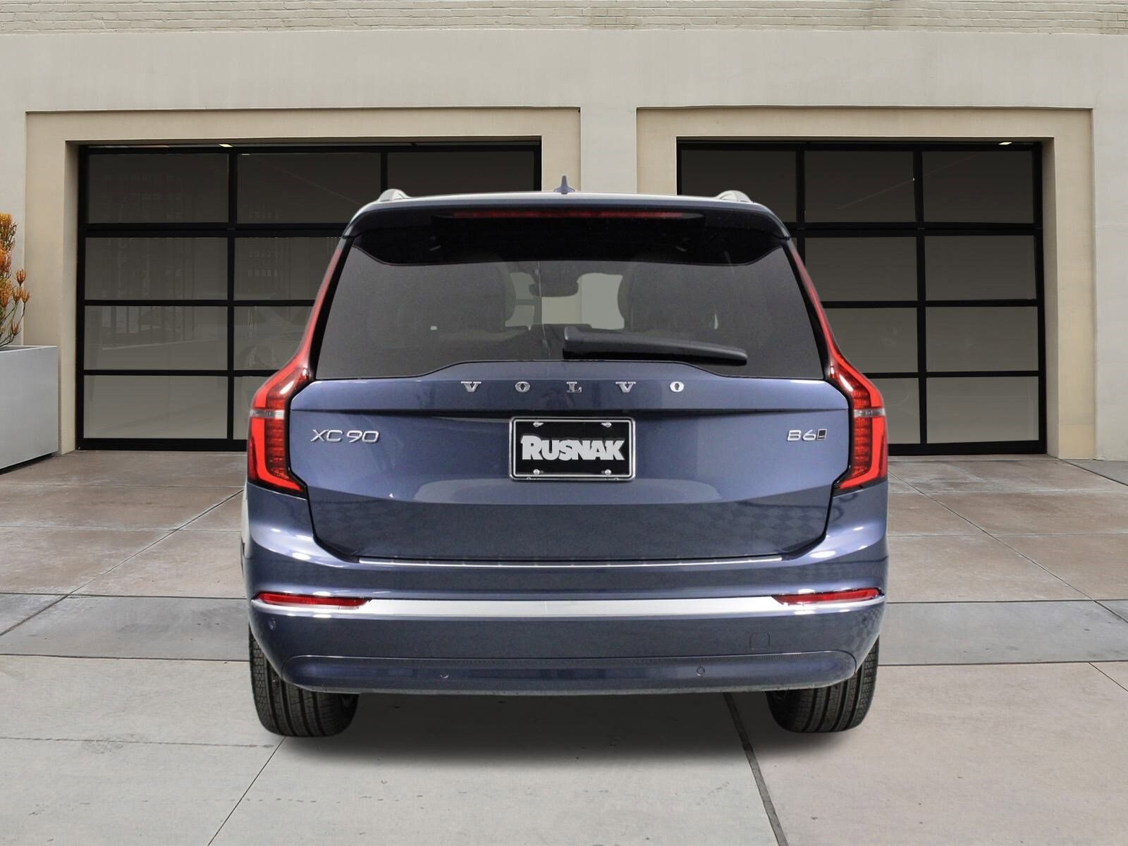 2026 Volvo XC90 Plus photo 4